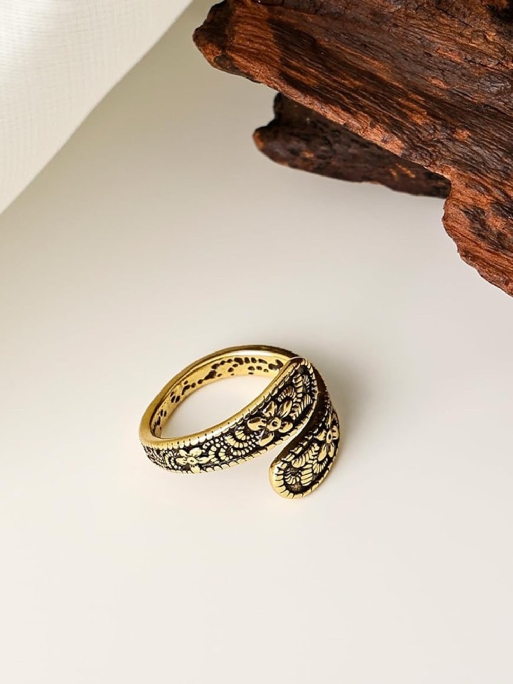 14K Gold Plated Vintage Floral Ring - Picture 4 of 5